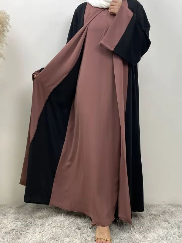 Femme qui porte une abaya dubai 