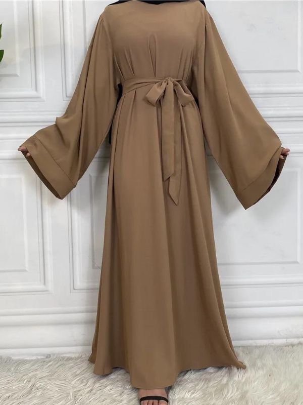 Abaya kimono beige sable avec manches larges et ceinture nouée à la taille