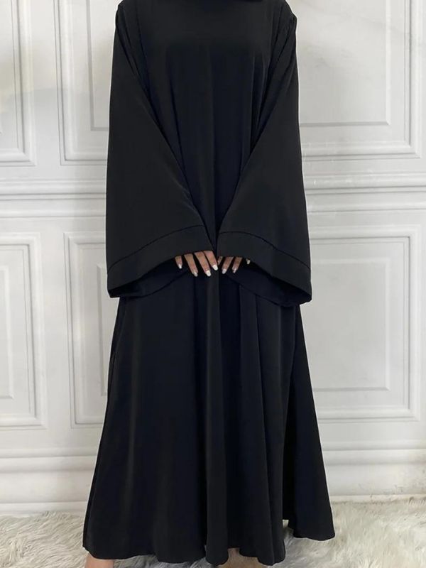 Abaya kimono noir ébène avec ceinture nouée à la taille et manches amples