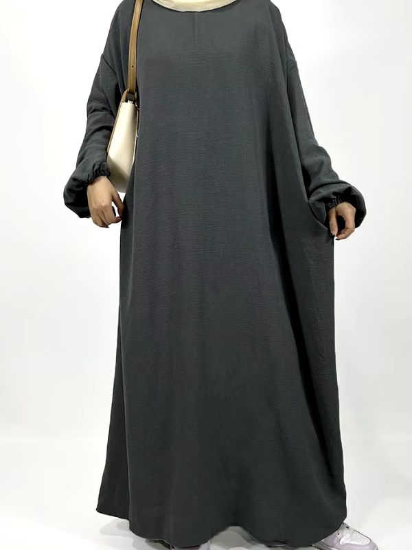 Femme portant une abaya