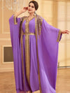 Caftan violet clair avec une broderie dorée verticale