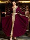 Caftan de mariage violet portée par une femme