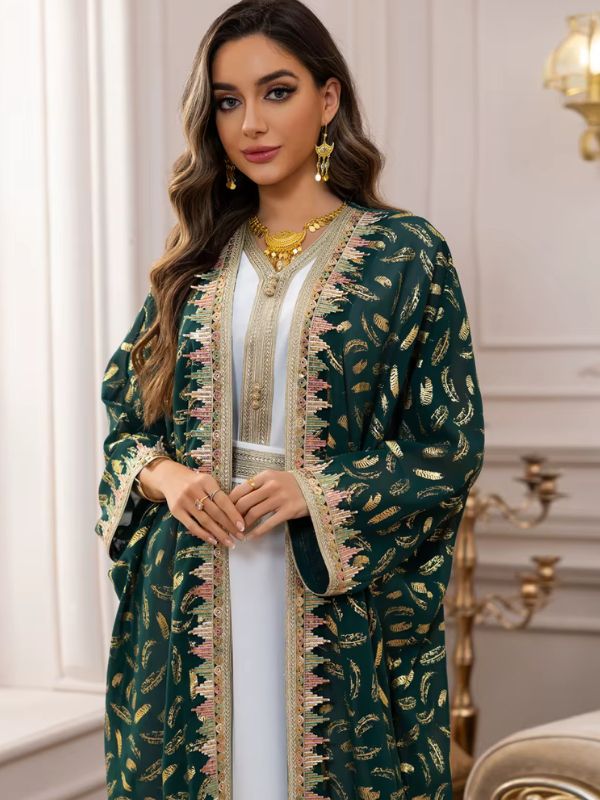 Caftan long émeraude avec finitions dorées
