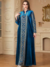 Caftan marocain bleu impérial avec détails raffinés sur les manches