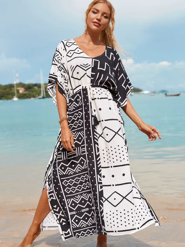 Une femme porte une djellaba