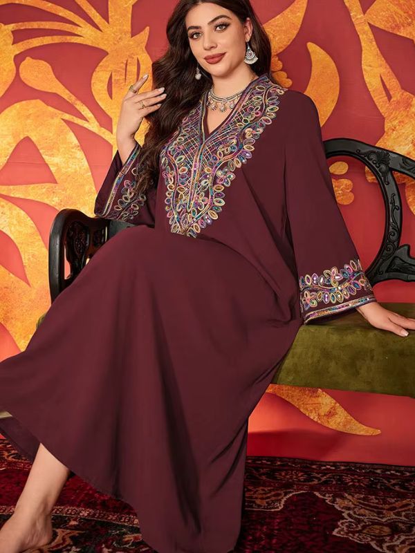 Djellaba pour femme grande taille prune à broderie colorée