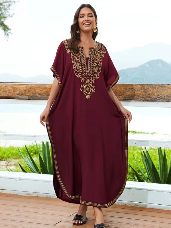 Une femme porte une sublime djellaba