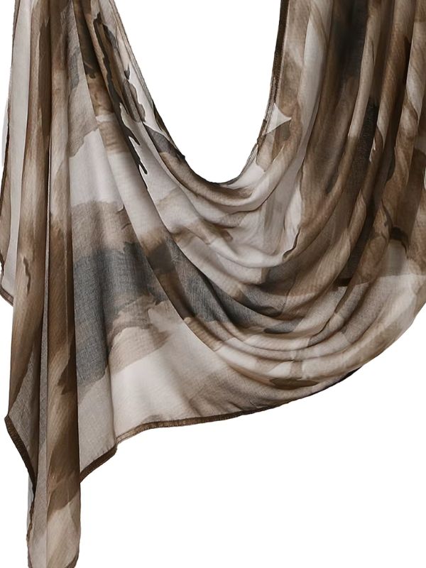 Hijab en coton imprimé taupe pinceau, drapé en plis, coups de pinceau taupe, brun et gris sur fond beige