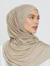 Femme en hijab de jersey nude