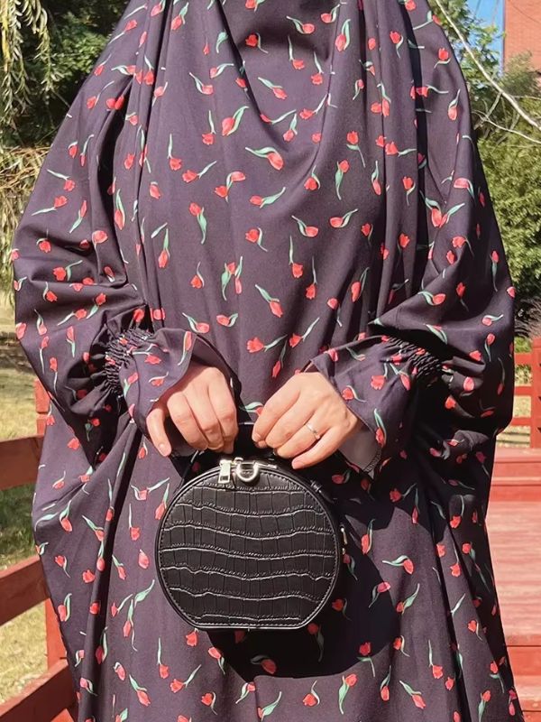 Jilbab noir à motifs de fleurs 