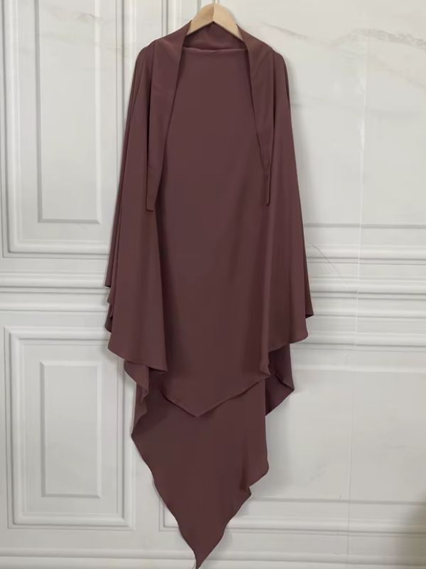 Khimar long brun rosé à deux voiles superposés et jupe asymétrique assortie