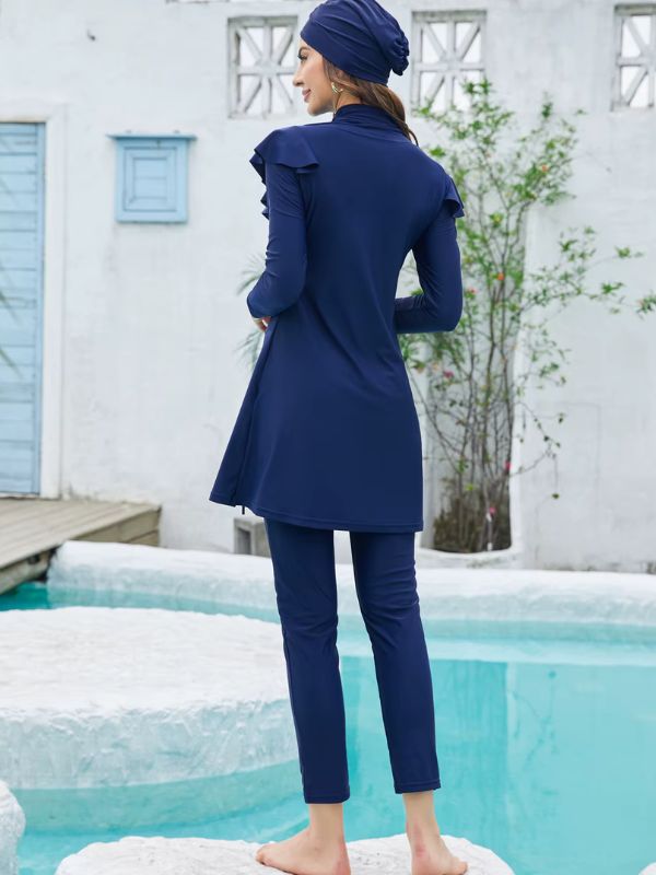 Femme de dos en burkini