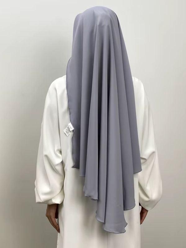 Niqab long gris perle Nuage de Cappadoce vu de dos, pan arrière fluide couvrant la tête et le dos