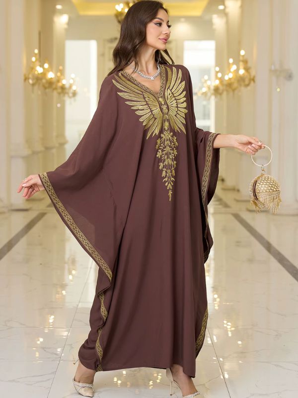 Robe djellaba marron chocolat avec broderies dorées et manches évasées