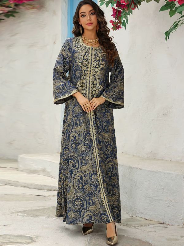 Robe marocaine traditionnelle bleu nuit, jacquard à motifs cachemire dorés, vue de face